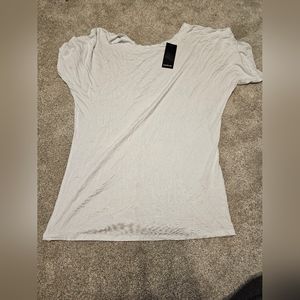 White tshirt size l